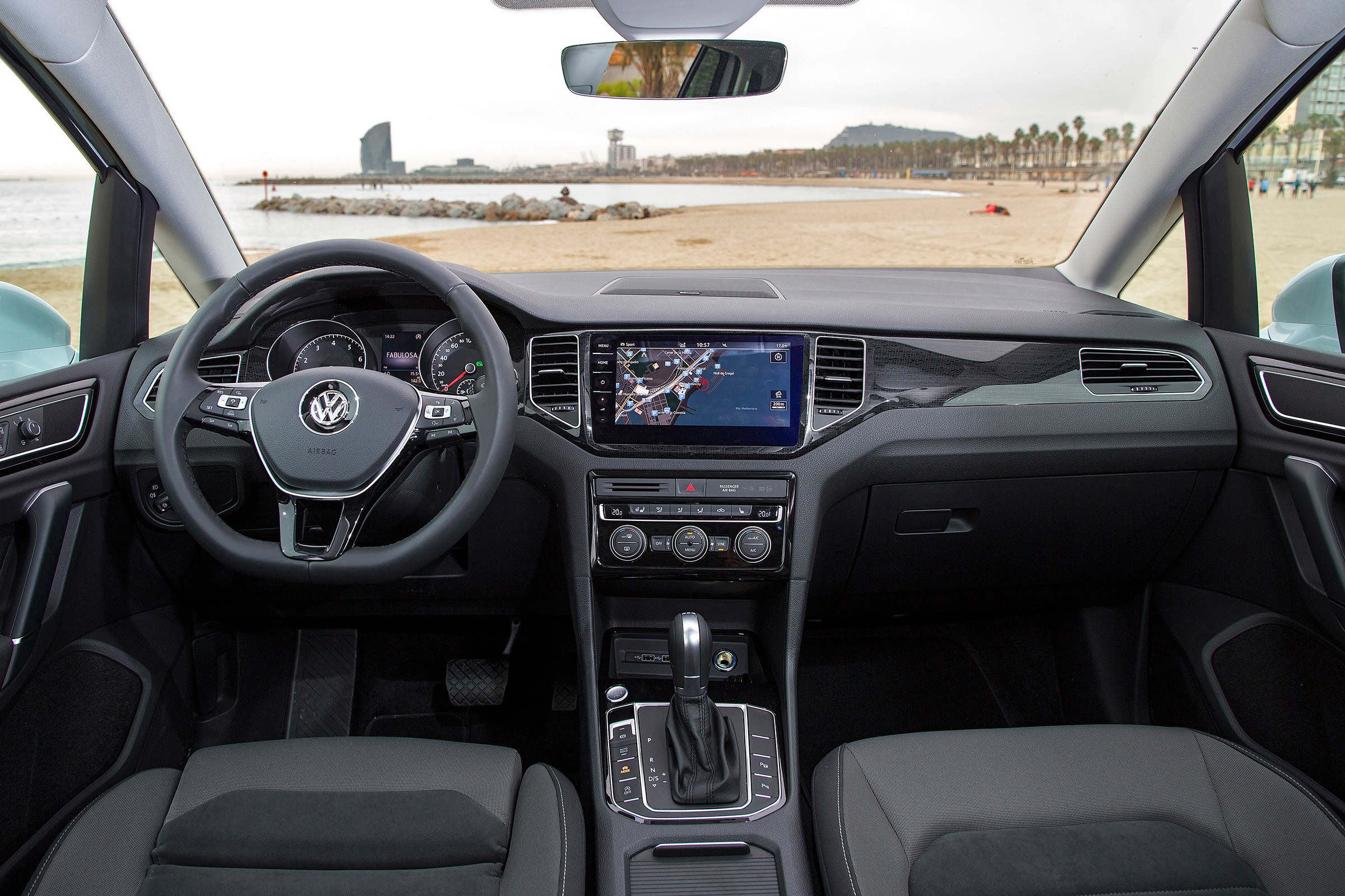 VW Golf SV - interior
