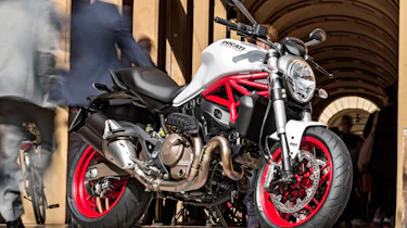 Ducati Monster 821 review - waiting