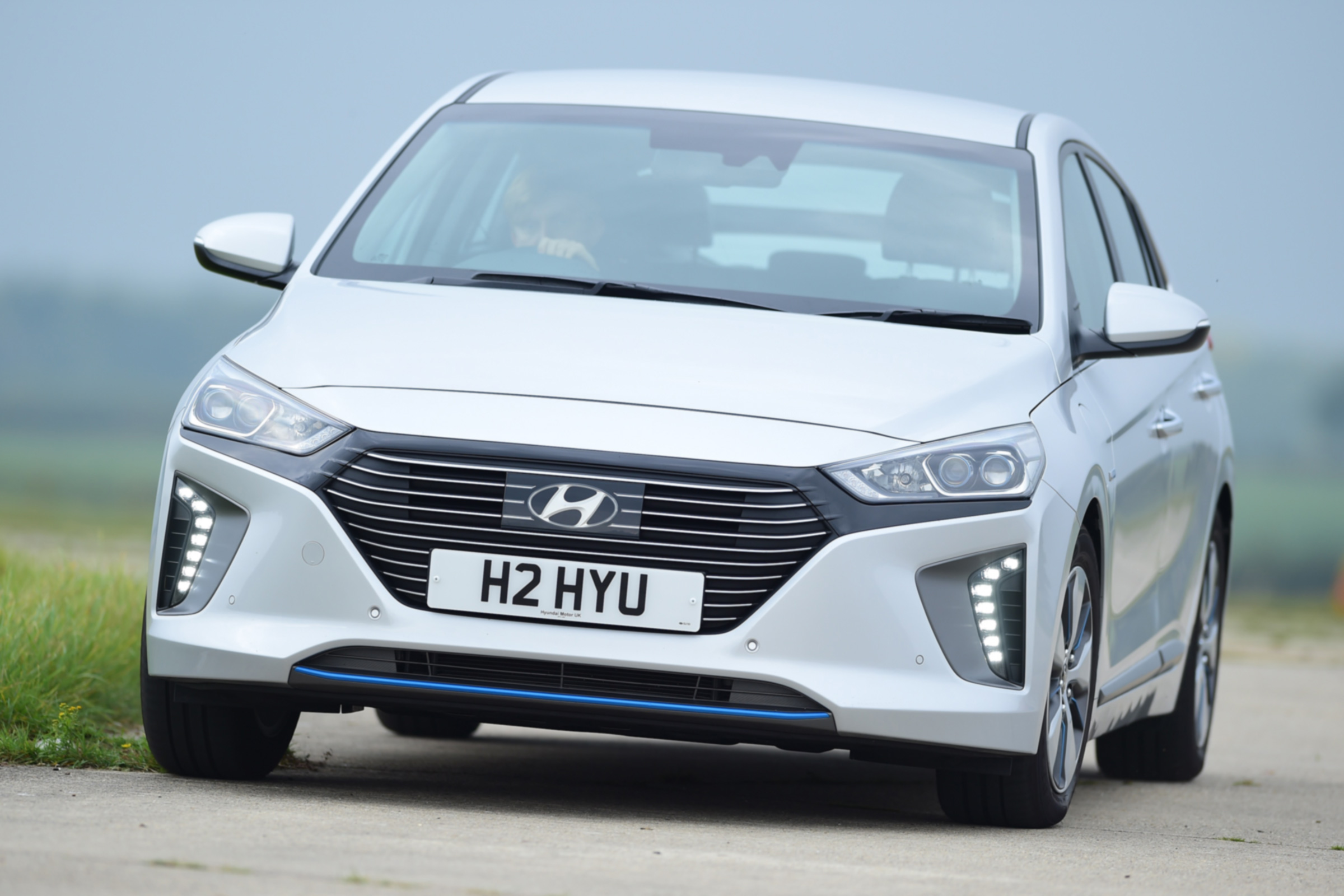 Hyundai Ioniq - front cornering