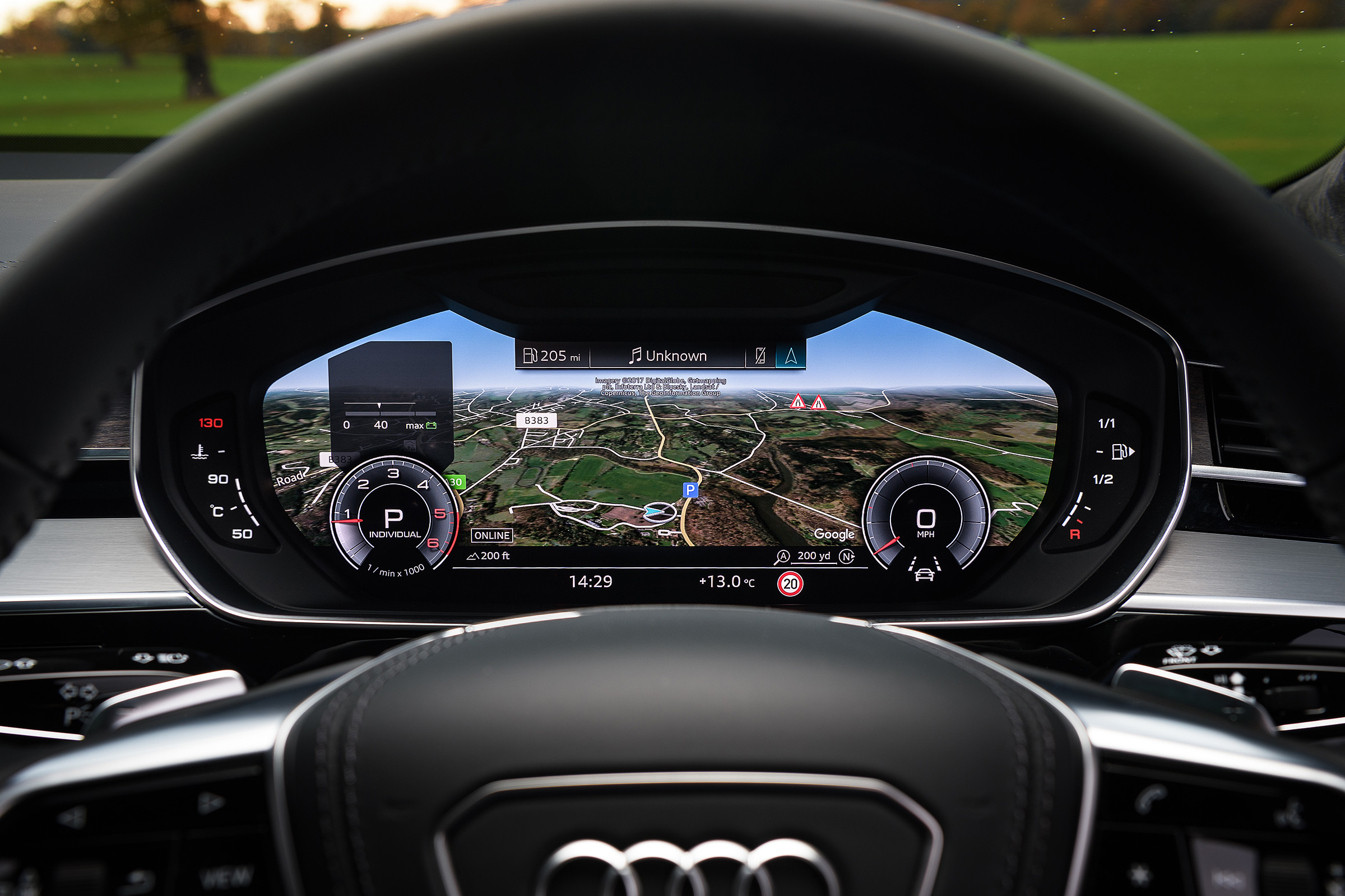 Audi A8 - dash