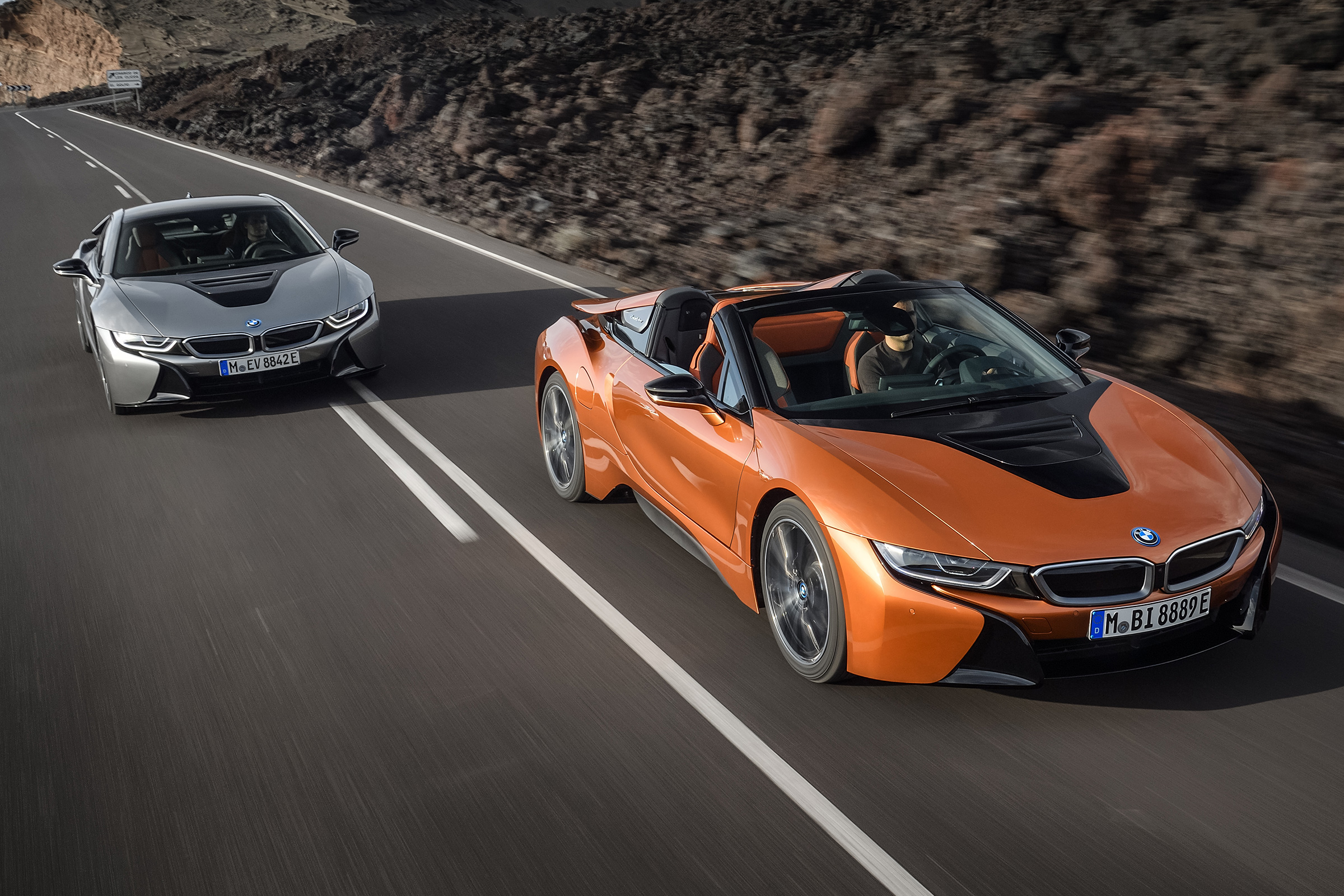 BMW i8 and i8 Roadster - front