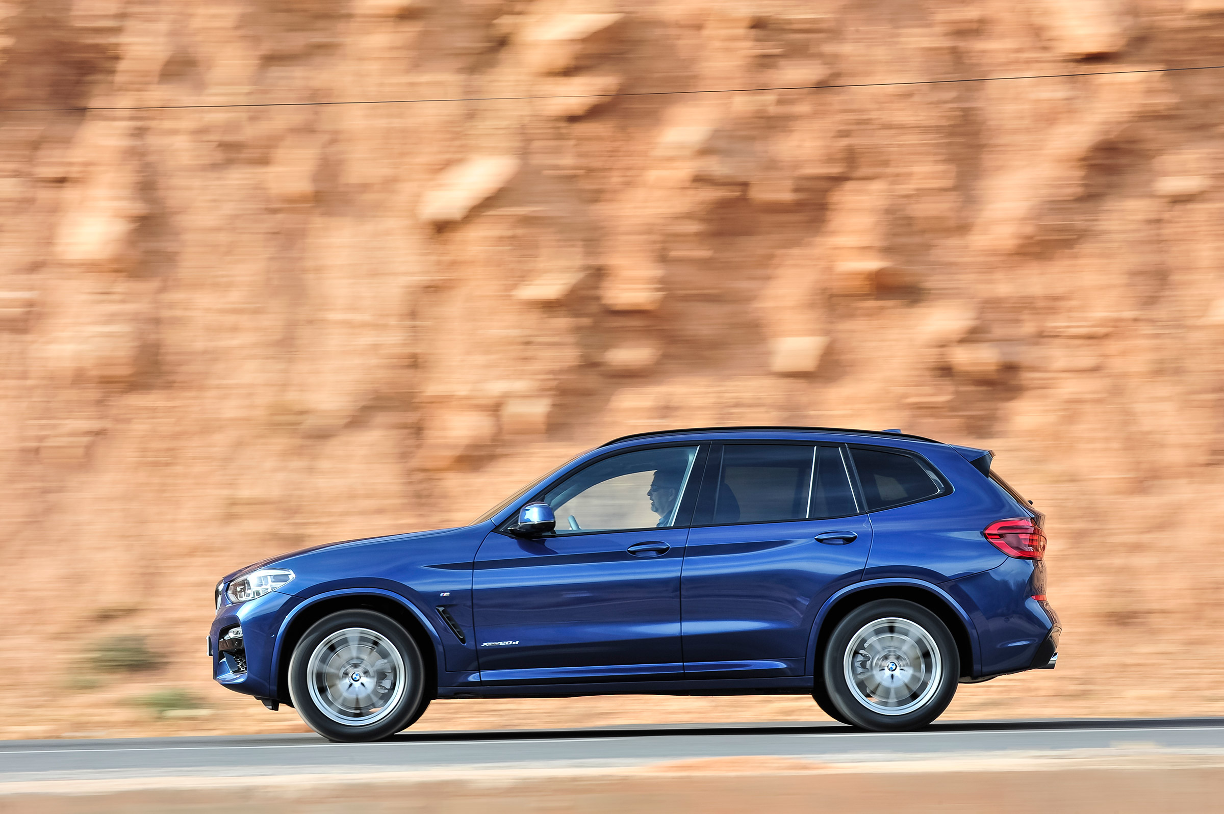 BMW X3 - side
