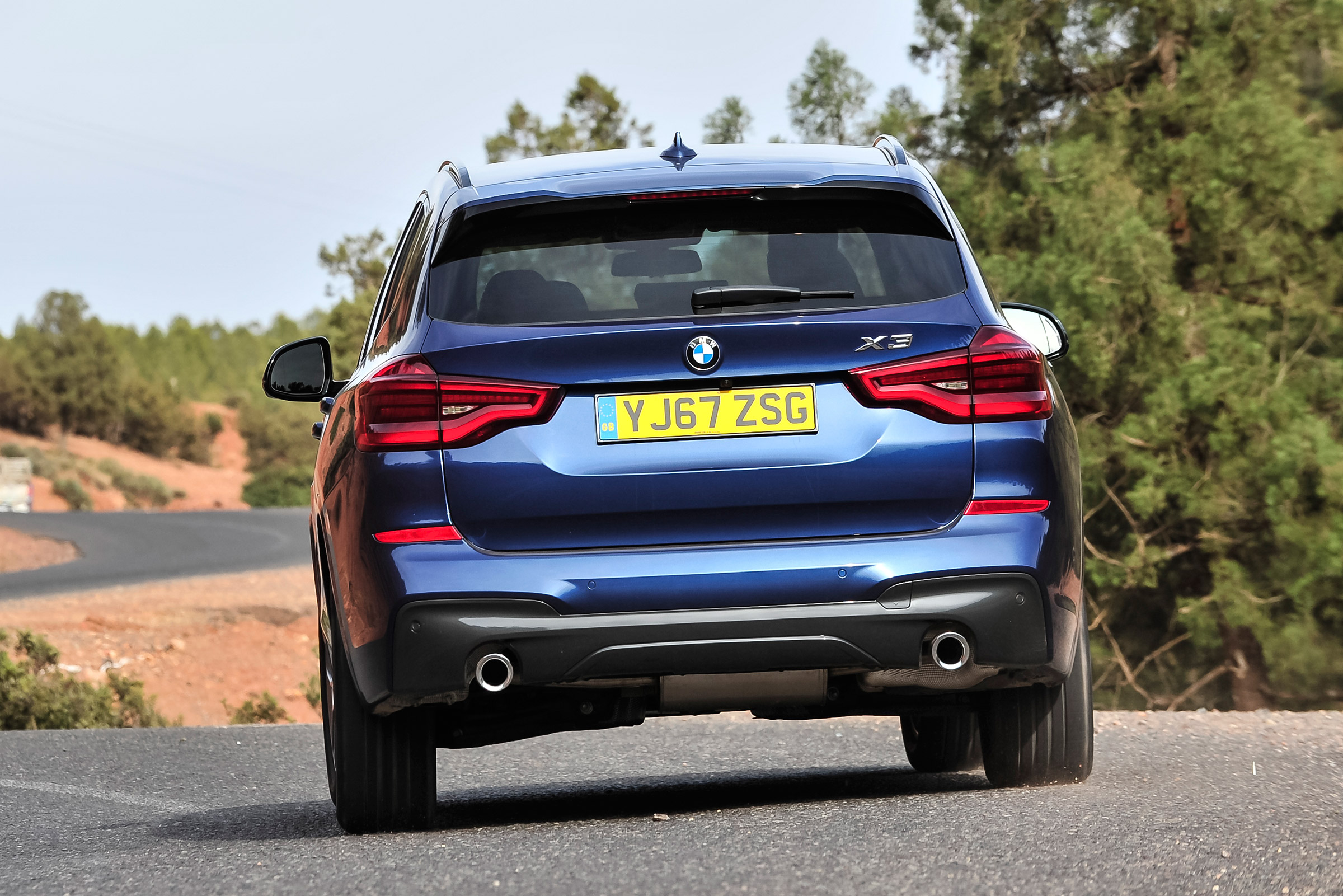 BMW X3 - rear action