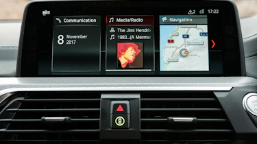 BMW X3 - infotainment