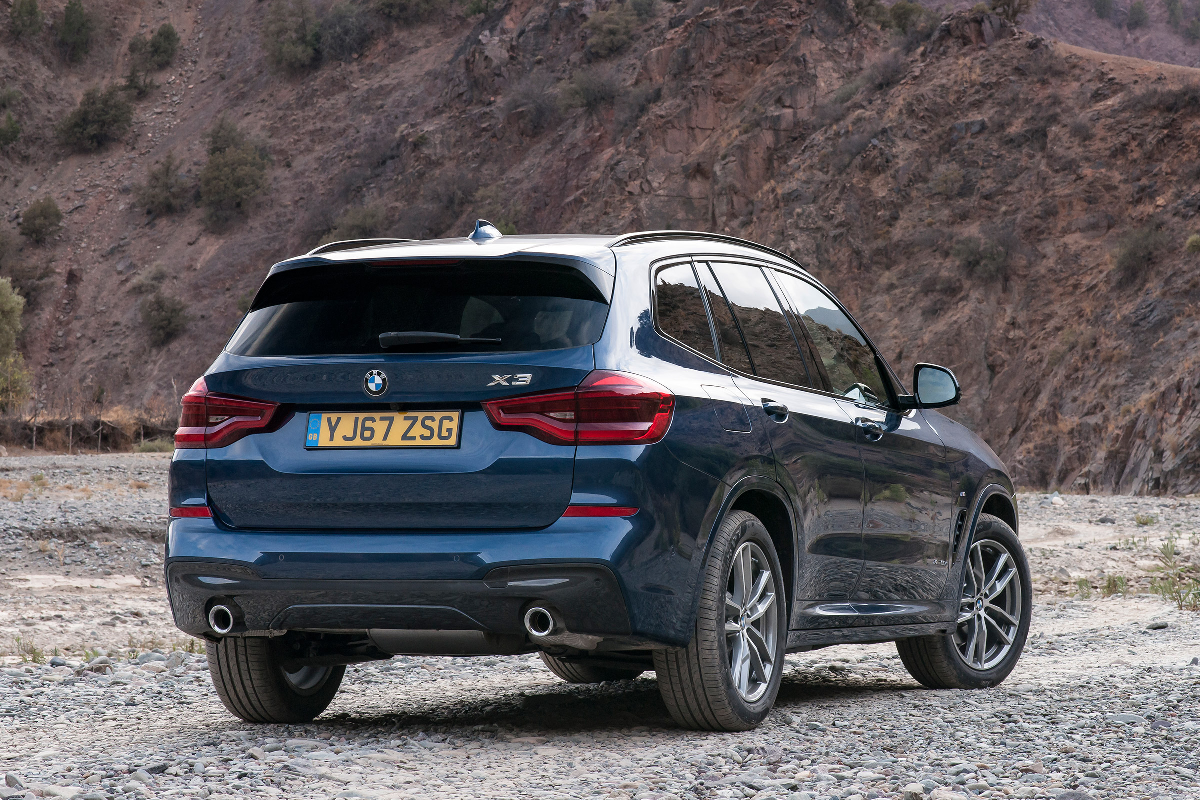 BMW X3 - rear static