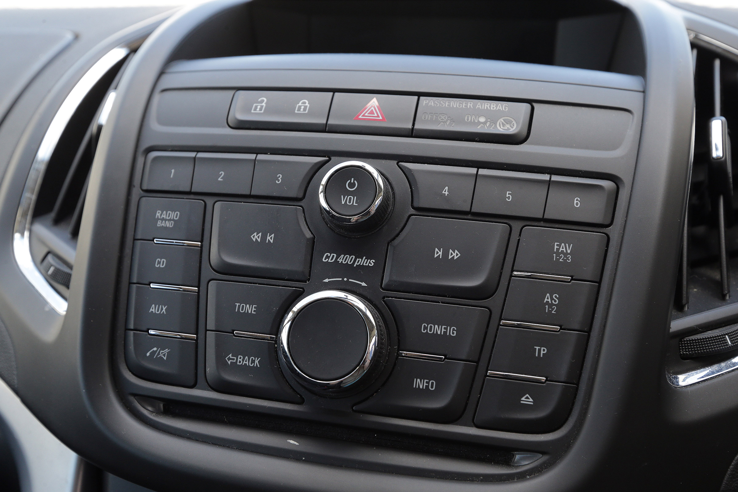 Used Vauxhall Zafira Tourer - centre console
