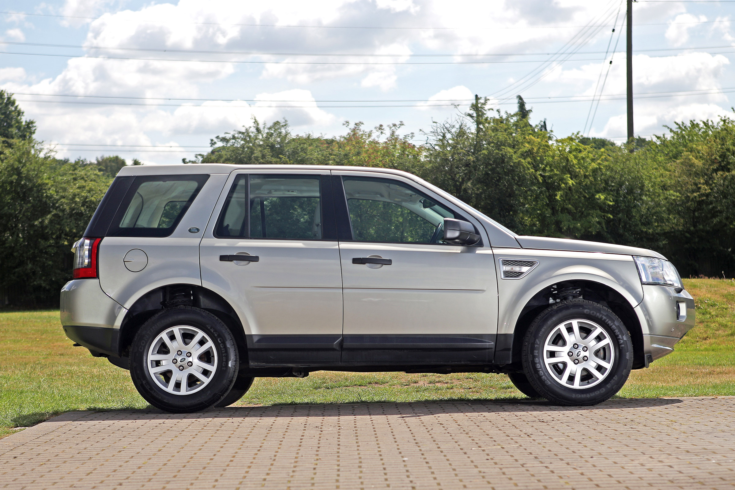 Used Land Rover Freelander 2 - side