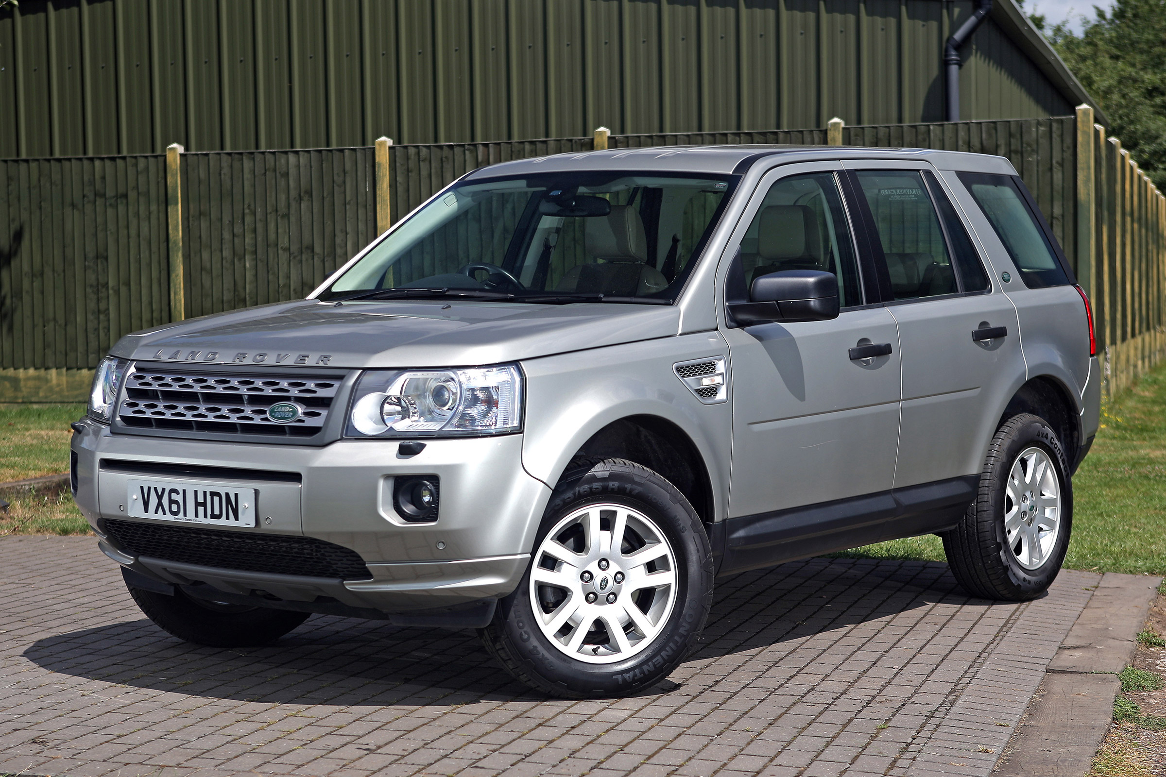 Used Land Rover Freelander 2 - front