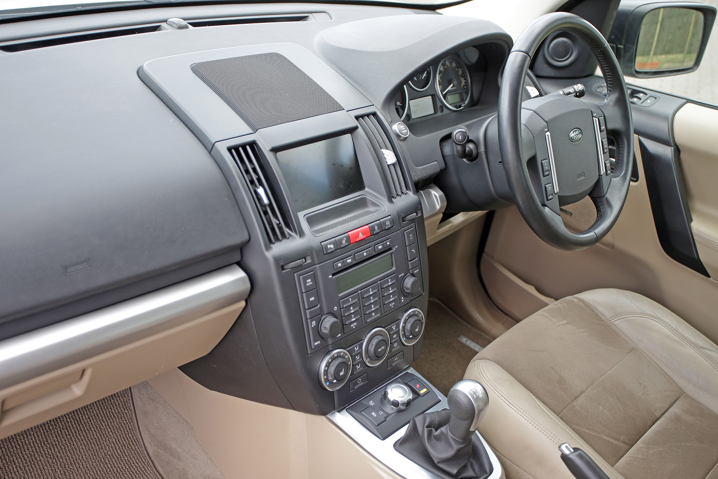 Used Land Rover Freelander 2 - cabin