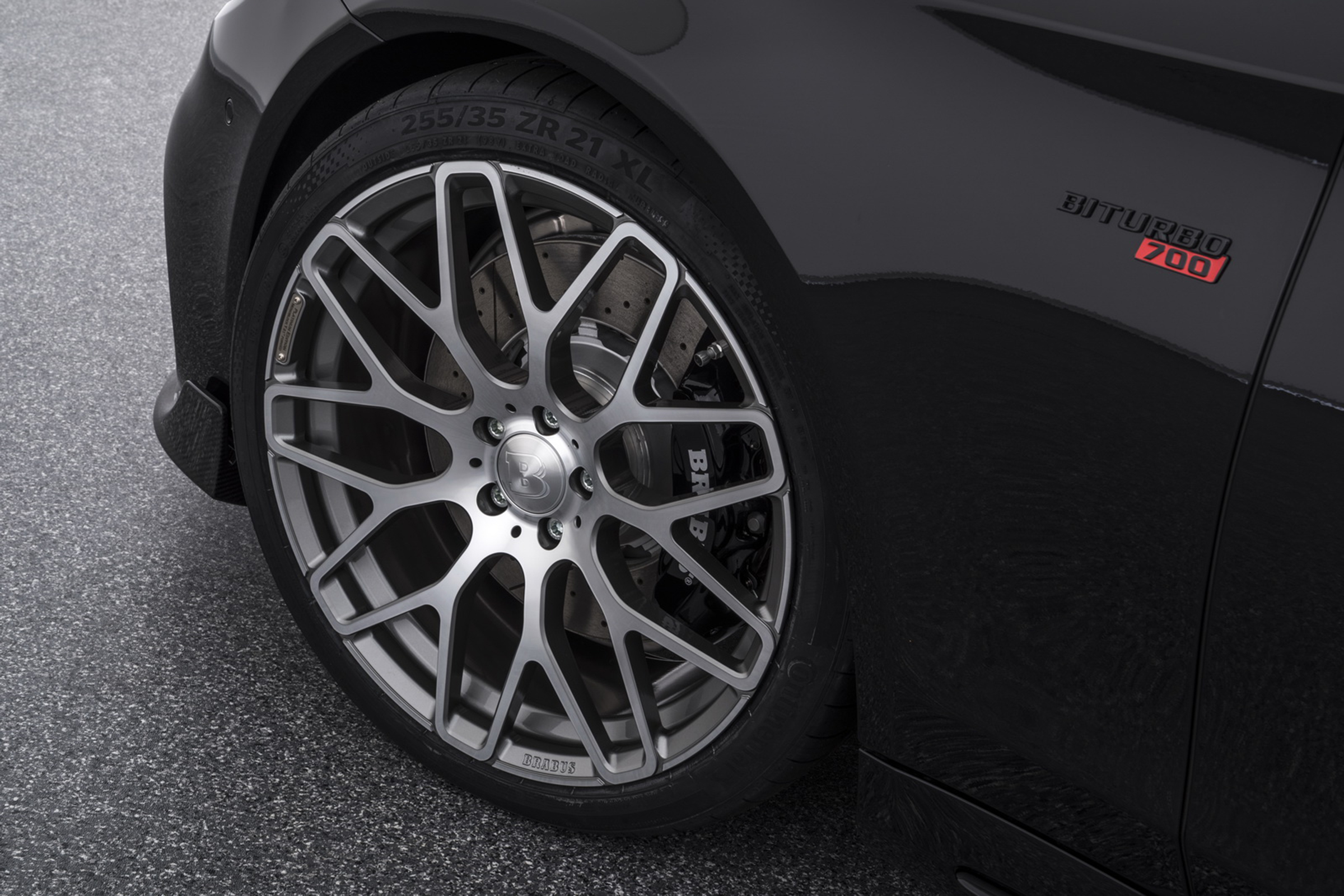 Brabus 700 silver wheel