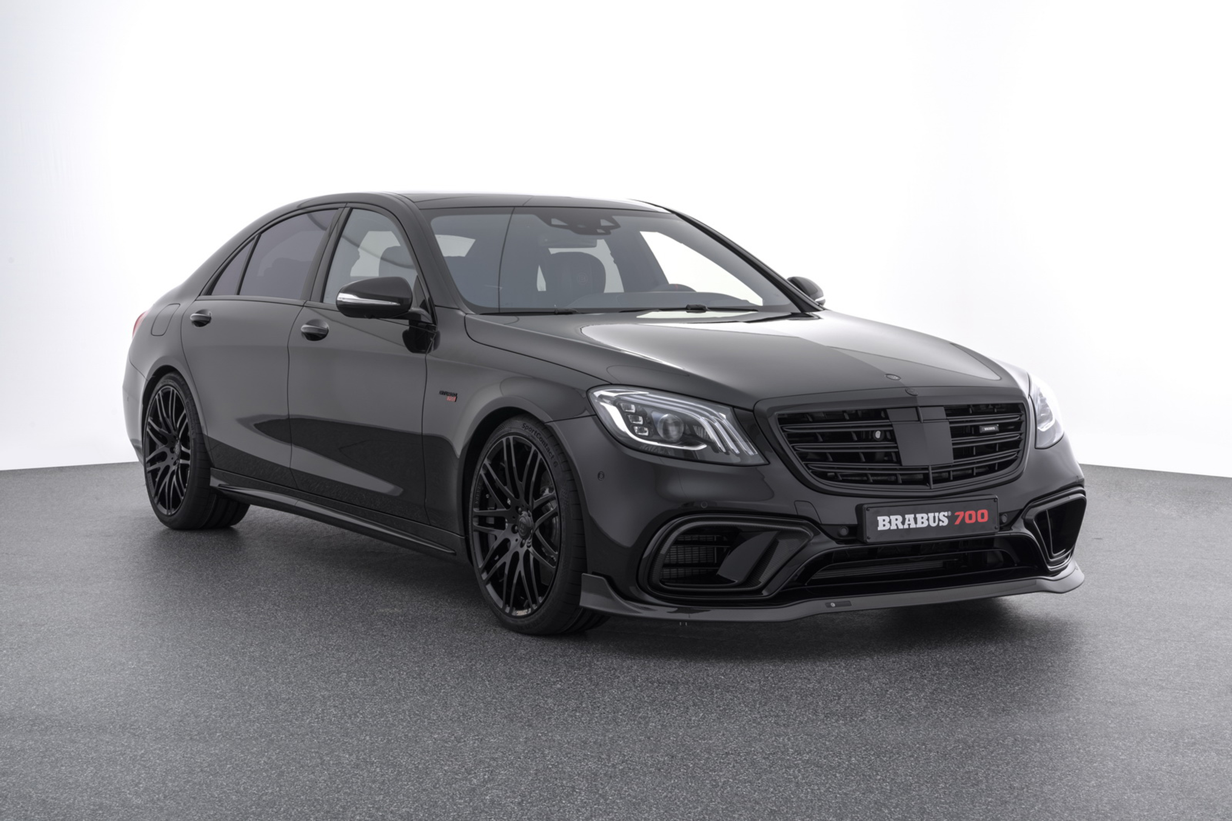 Brabus 700 front quarter