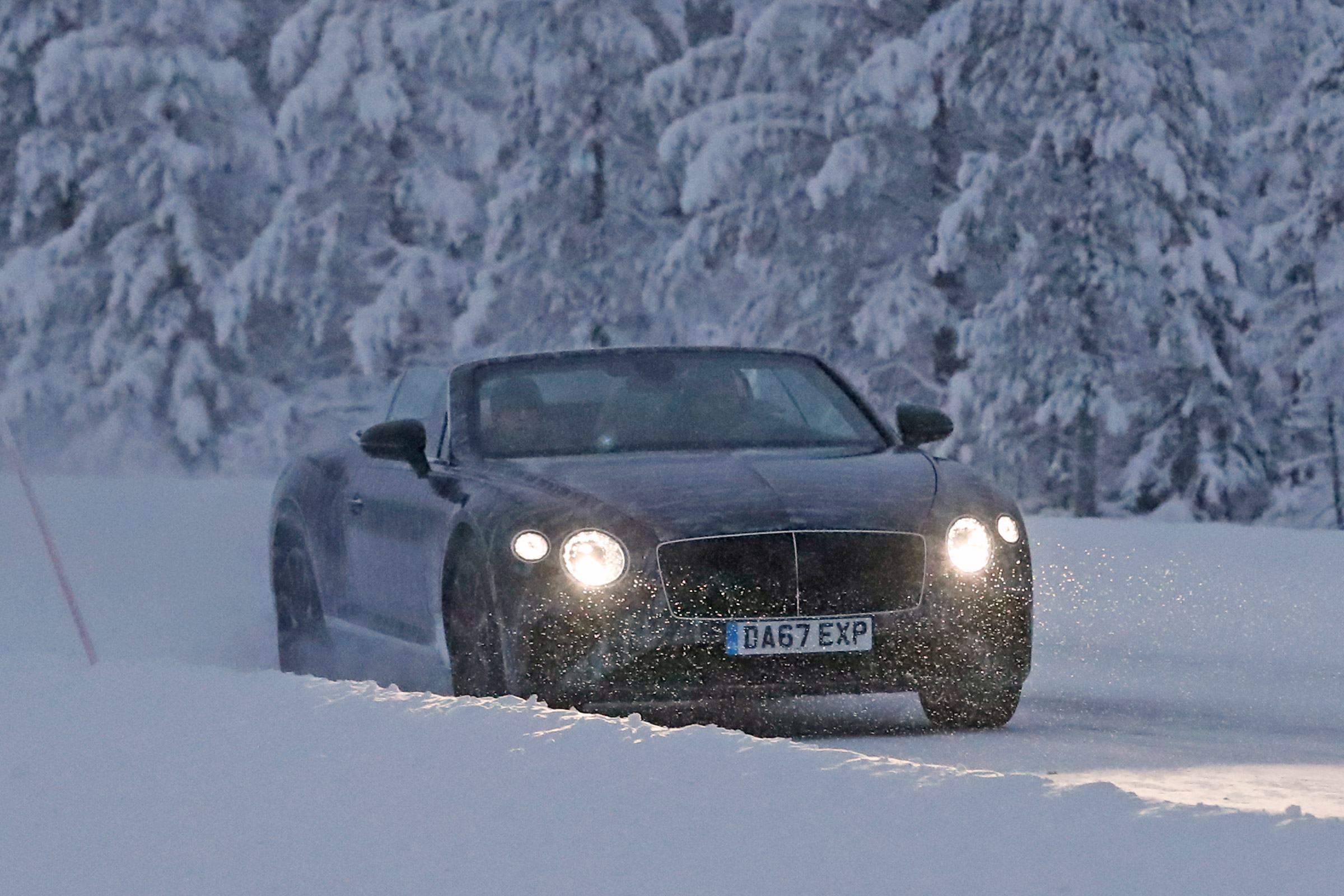 Bentley Continental GTC spies front