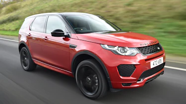 Land Rover Discovery Sport - front tracking