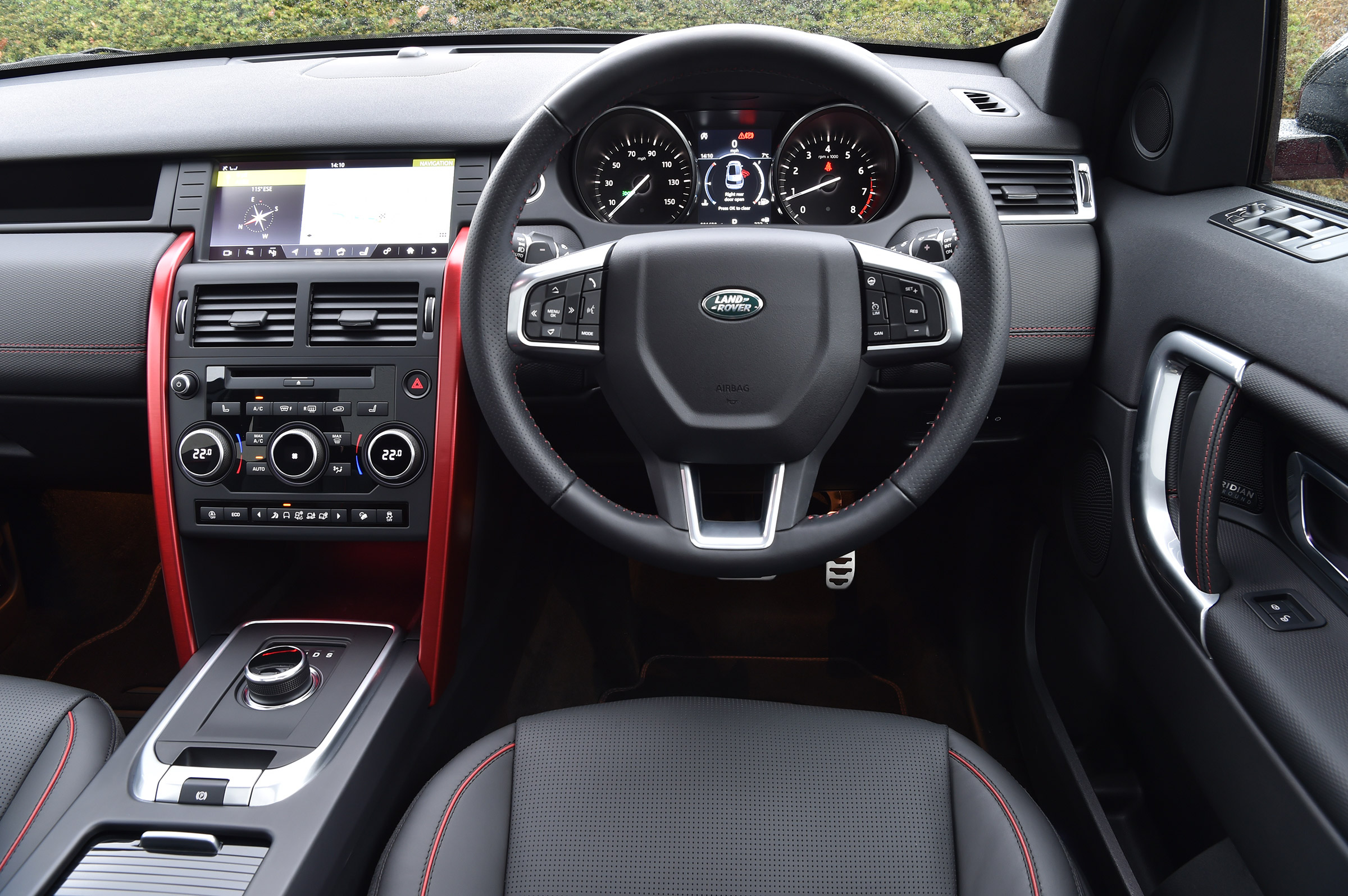 Land Rover Discovery Sport - dash