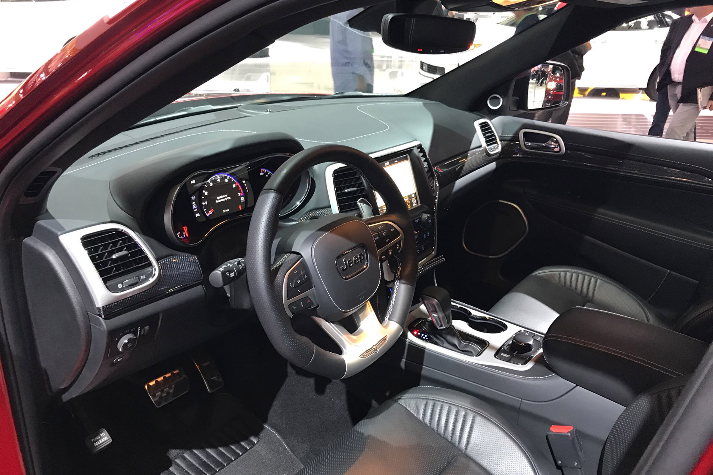 Jeep Grand Cherokee Trackhawk LA interior 