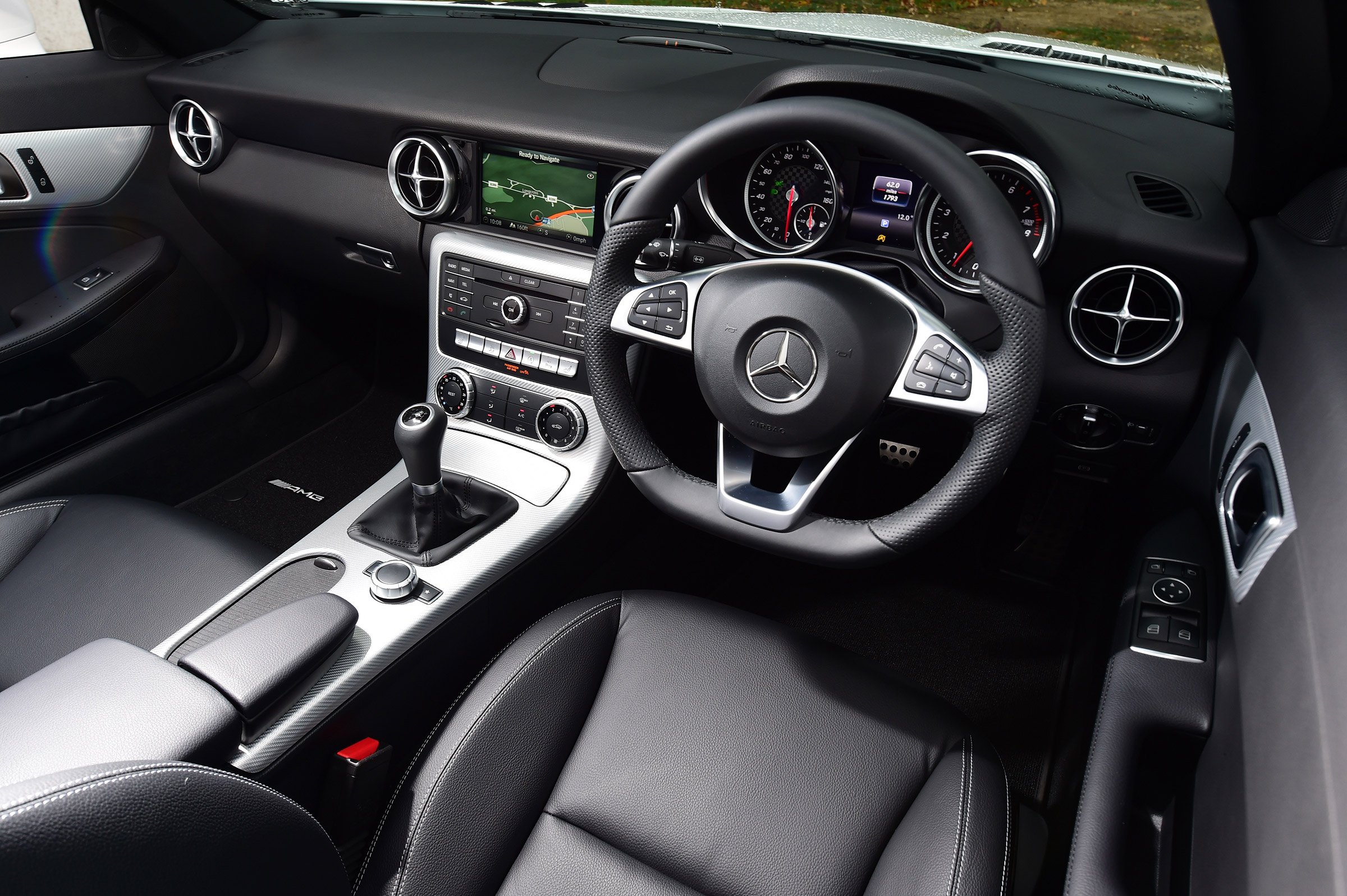 Mercedes SLC 180 - dash