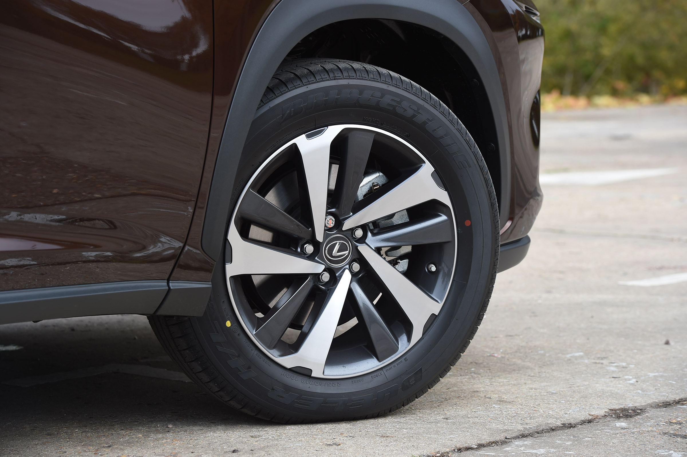 Lexus NX 300h - wheel