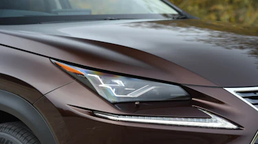 Lexus NX 300h - front light