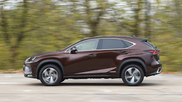 Lexus NX 300h - side