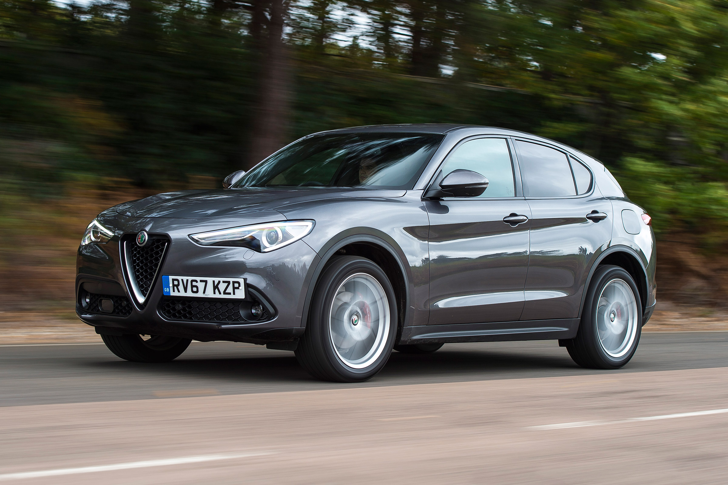 Alfa Romeo Stelvio - front