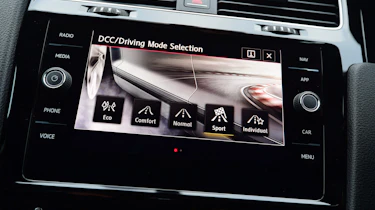 Volkswagen Golf GTI Performance Pack - infotainment