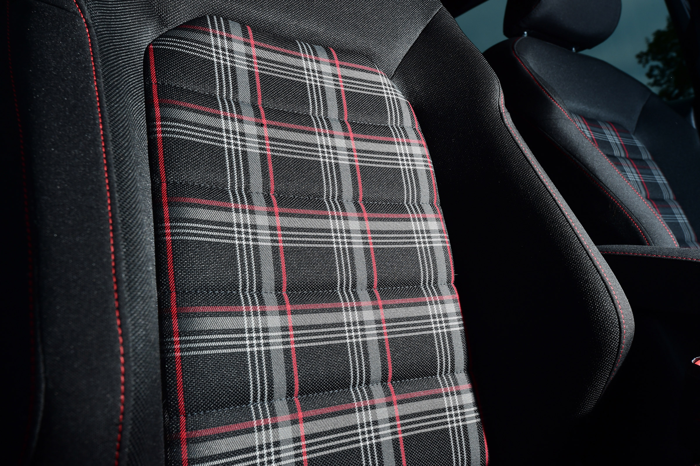 Volkswagen Golf GTI Performance Pack - seat detail