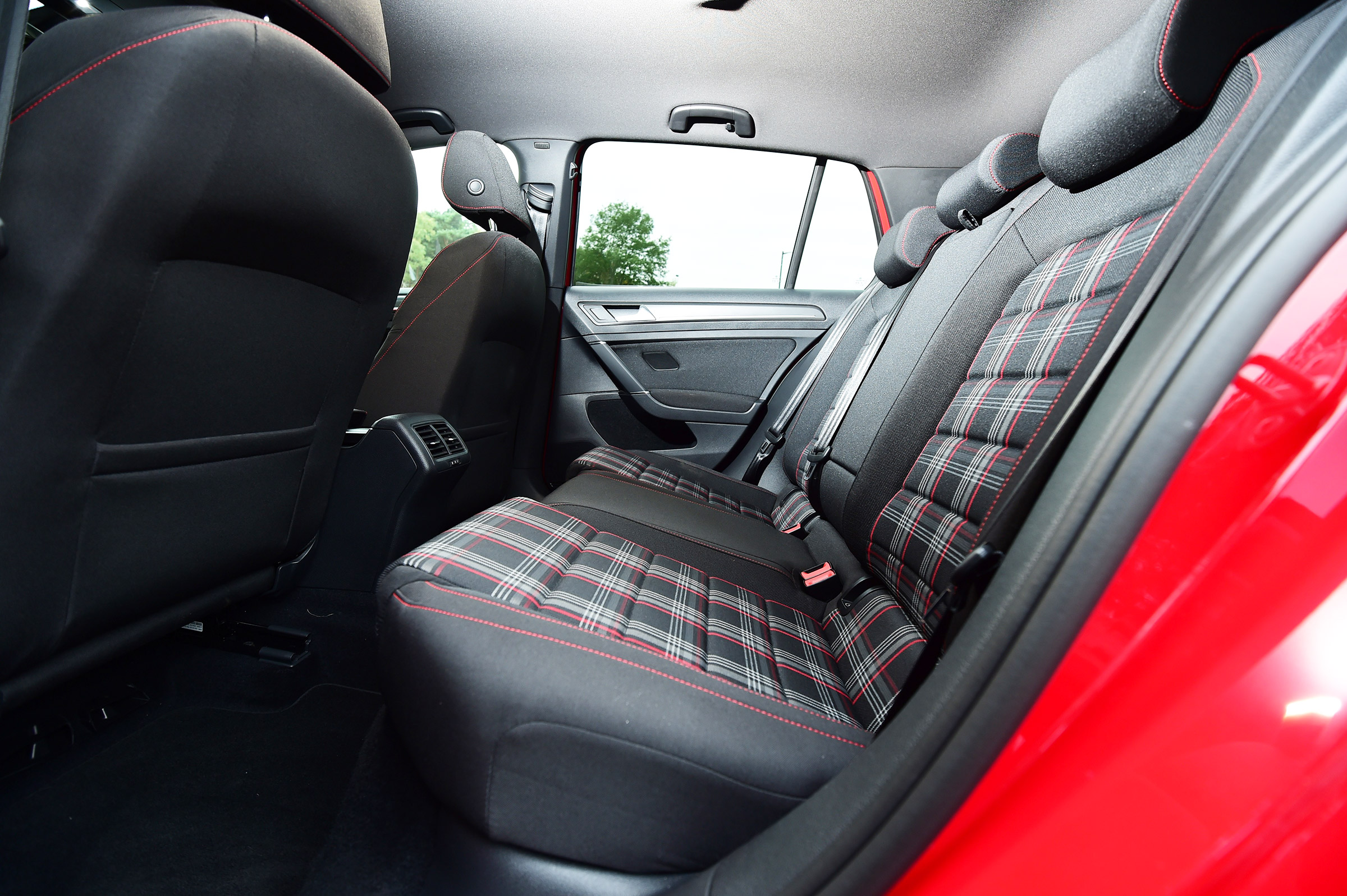 Volkswagen Golf GTI Performance Pack - rear seats