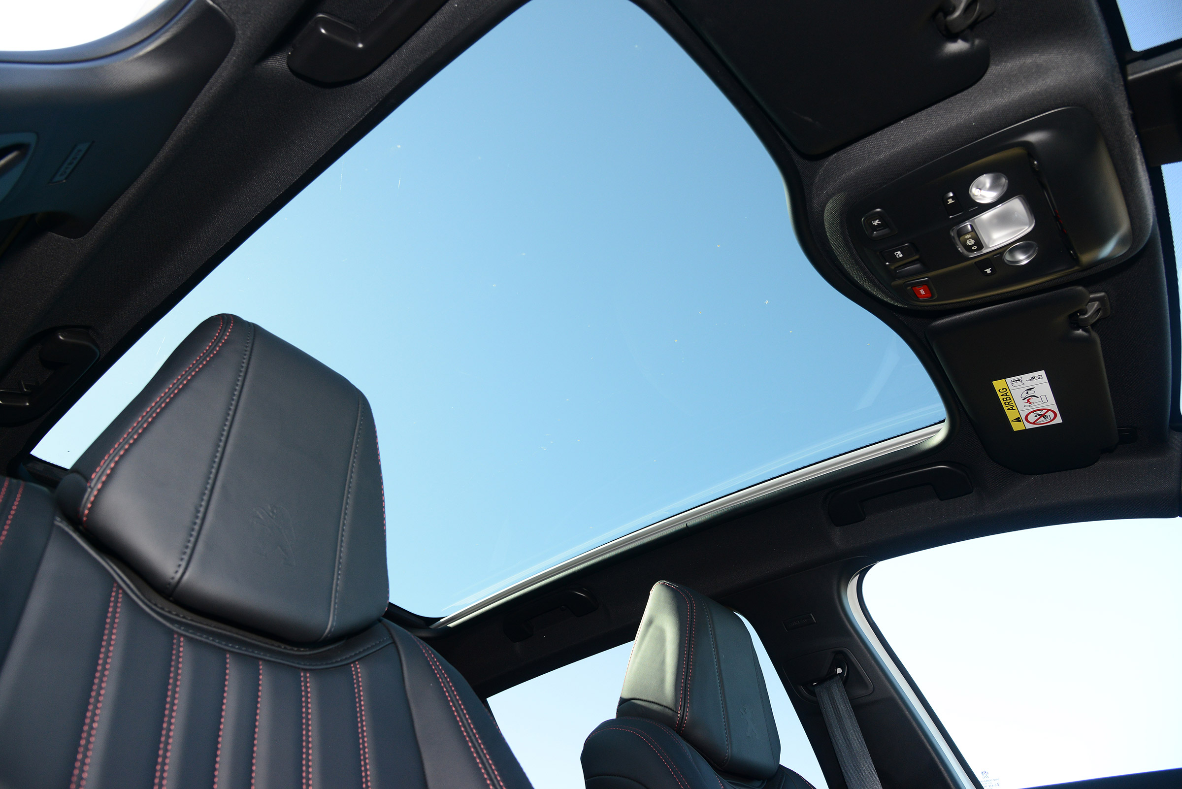 Peugeot 308 SW - panoramic roof