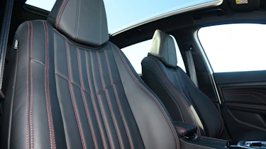 Peugeot 308 SW - front seats