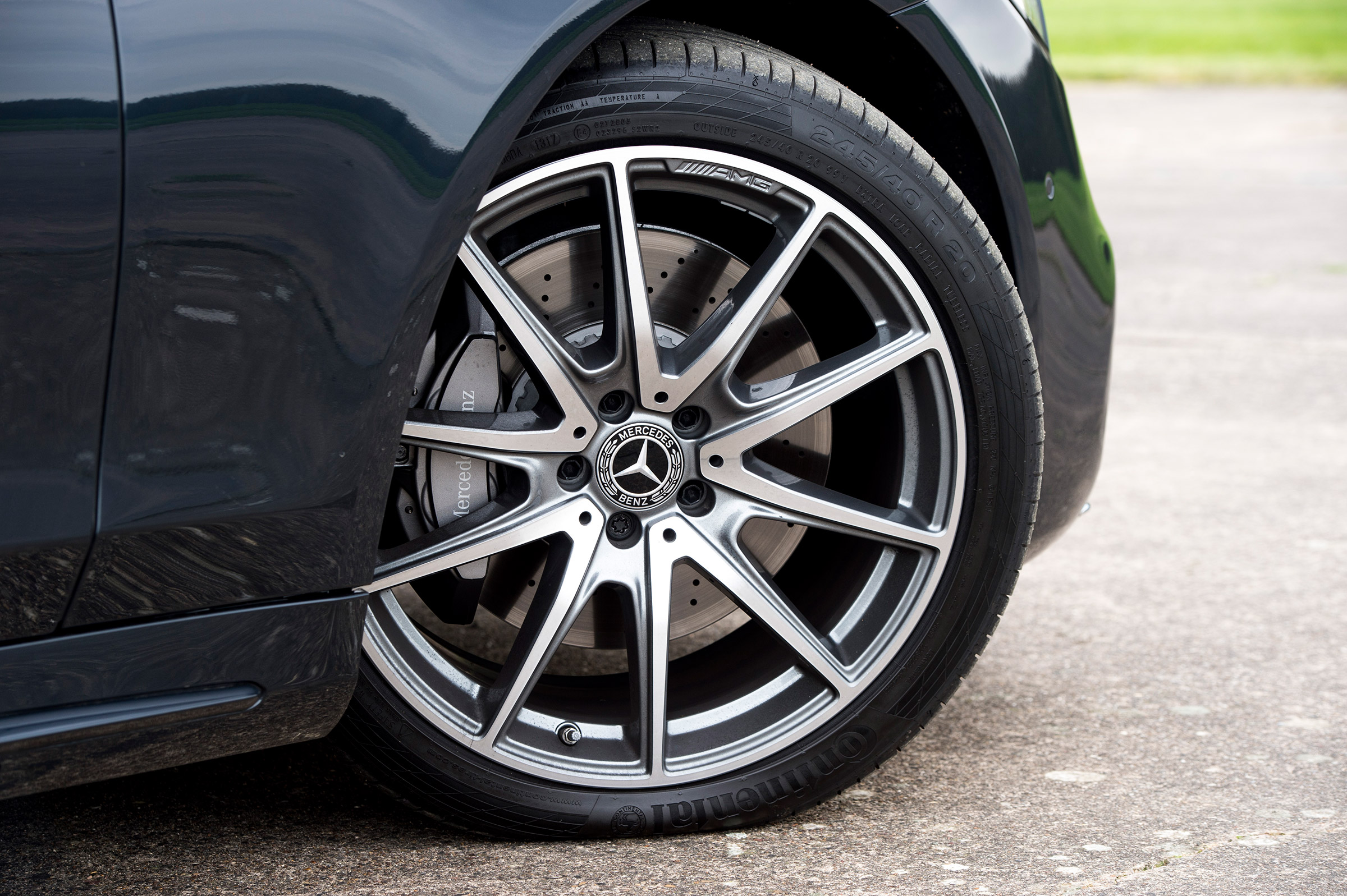 Mercedes S-Class - wheel