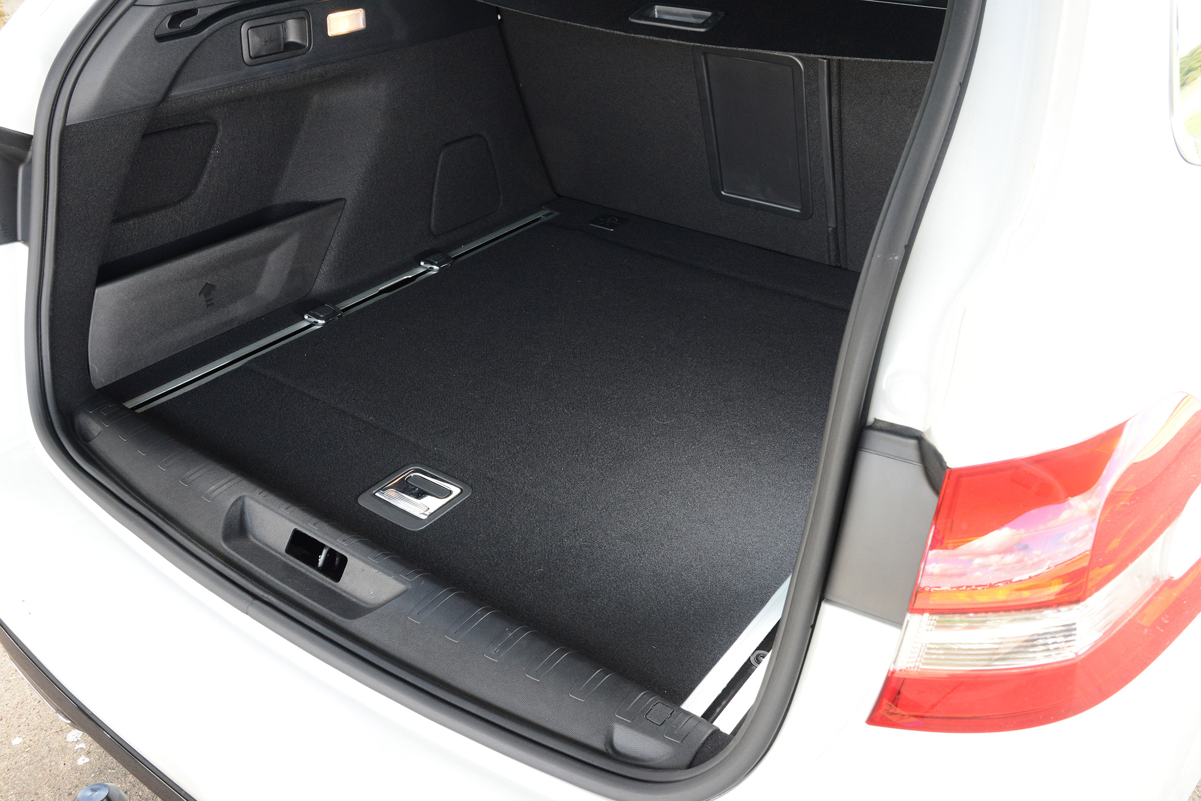 Peugeot 308 SW - boot