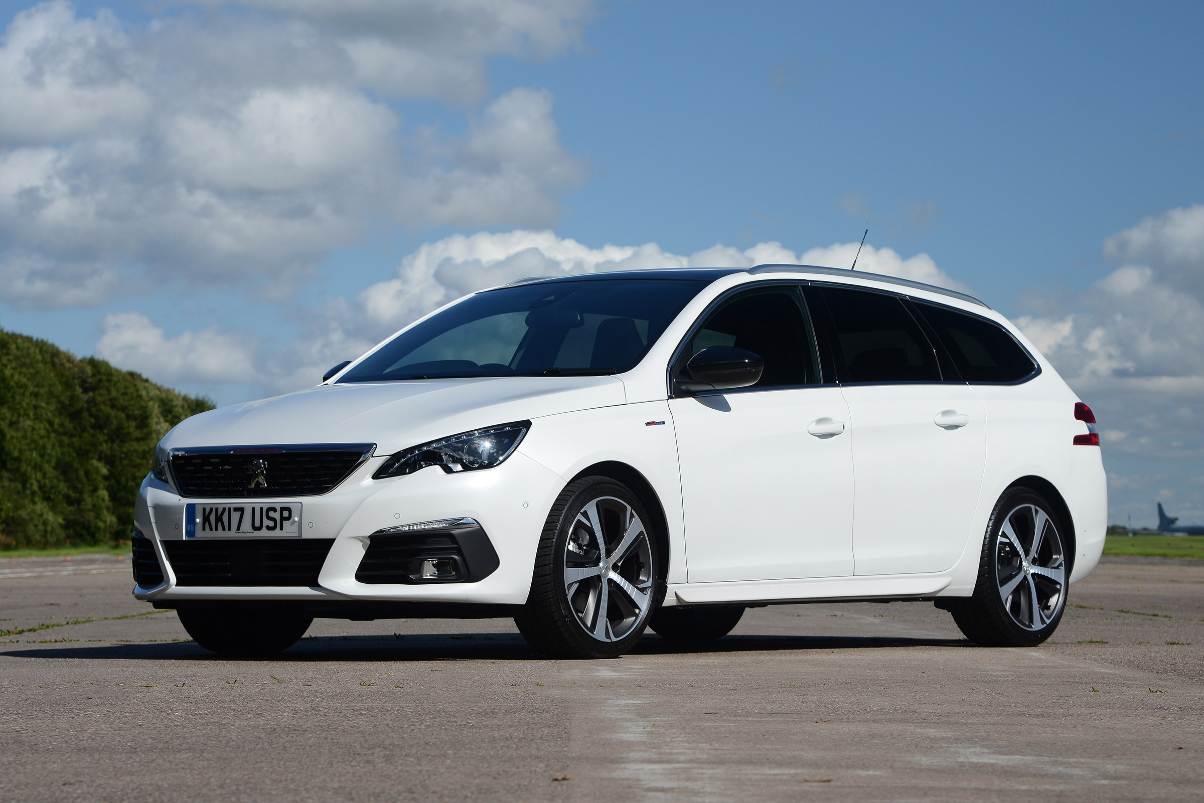Peugeot 308 SW - front static