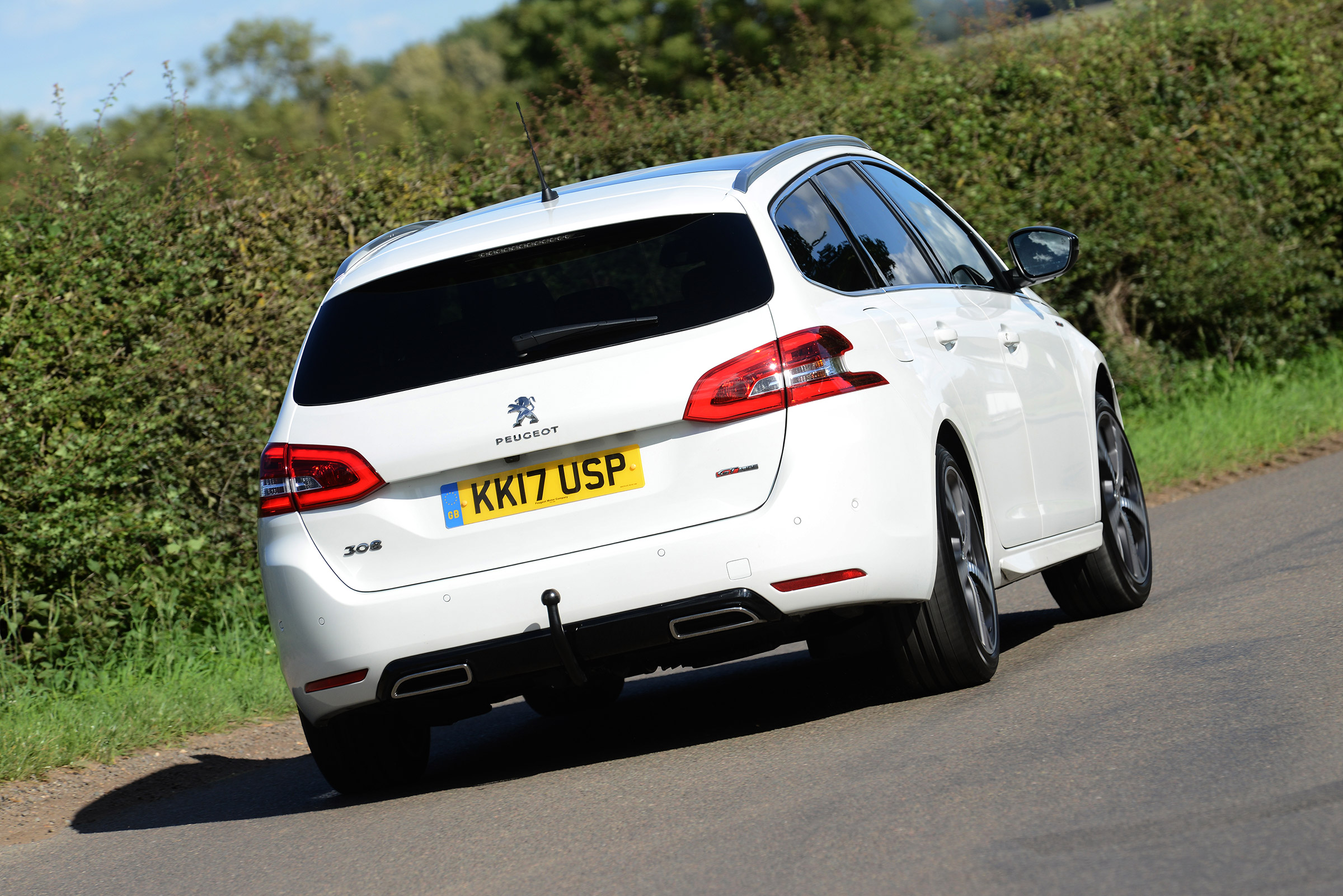Peugeot 308 SW - rear cornering