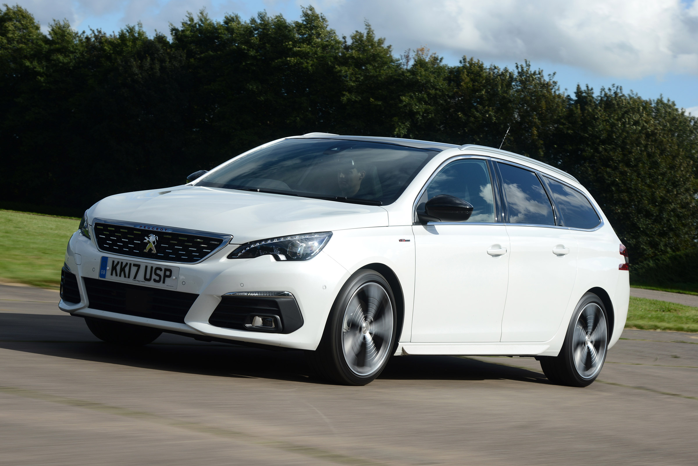 Peugeot 308 SW - front