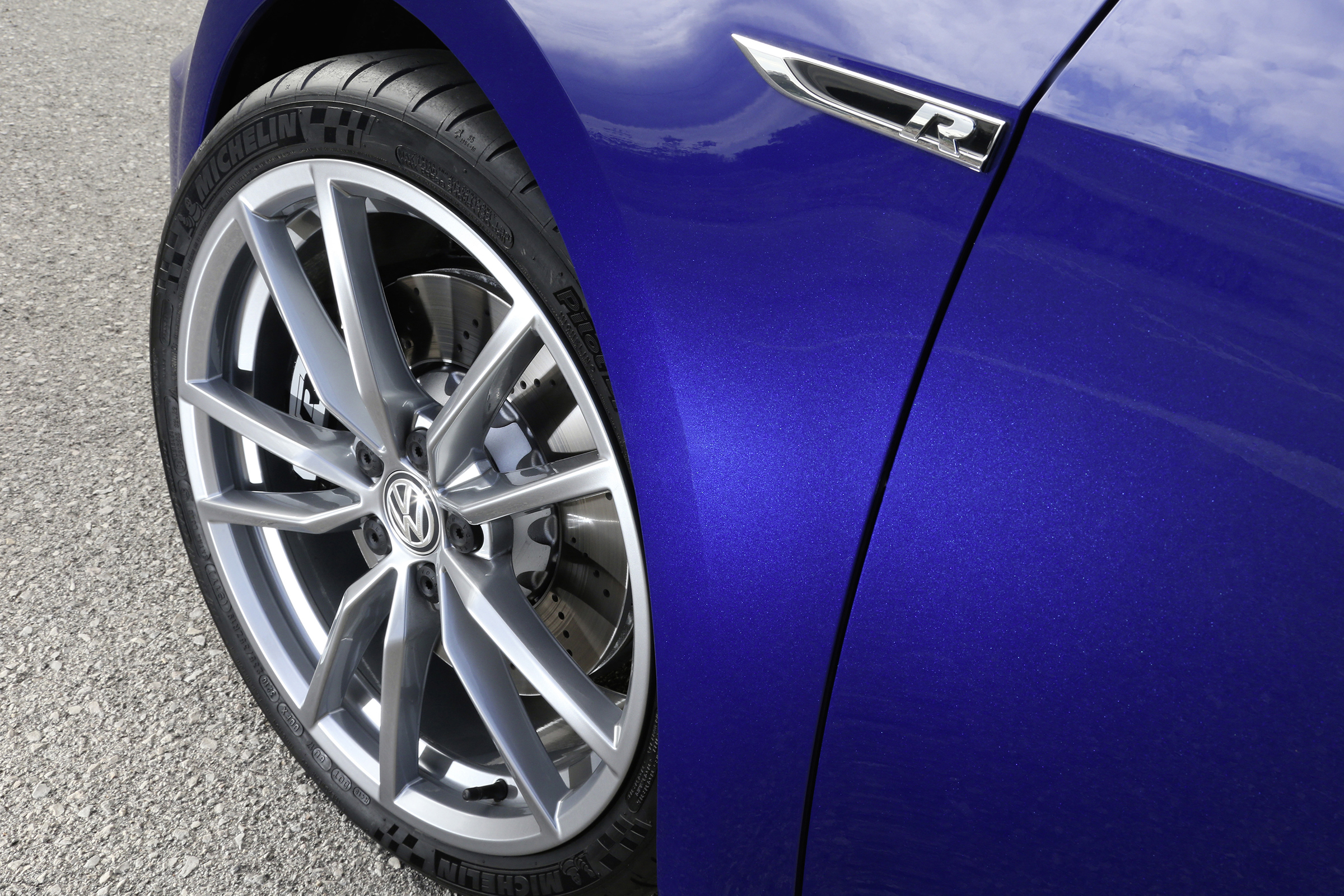 Volkswagen Golf R Performance Pack wheel