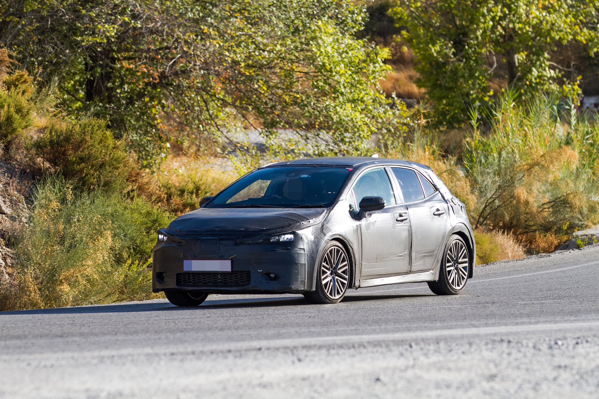New Toyota Auris spied front side
