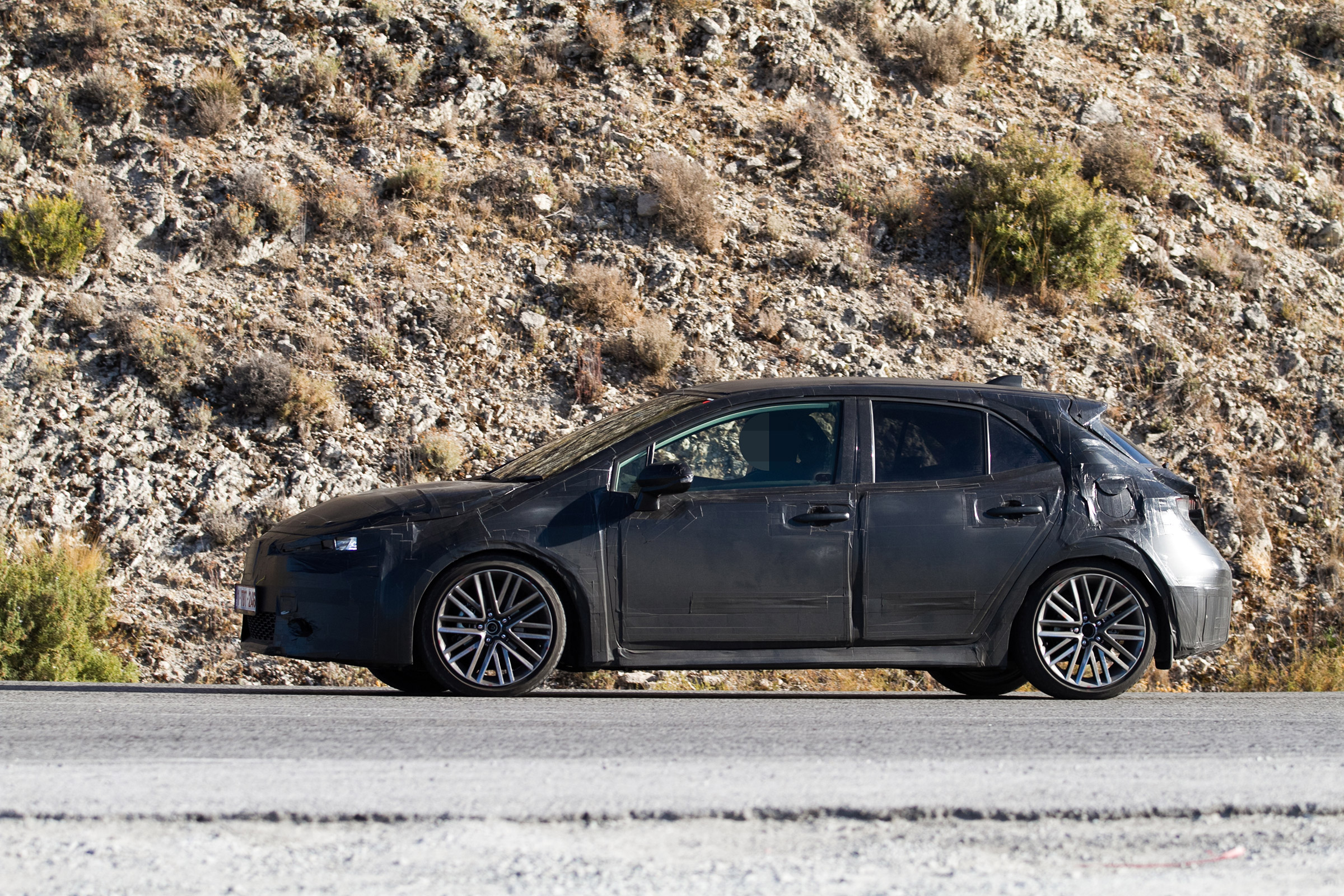 New Toyota Auris spied side 