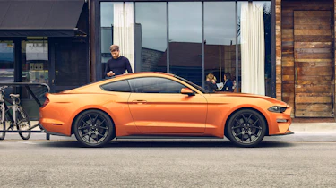 Ford Mustang - side