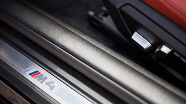 BMW M4 2017 facelift sill