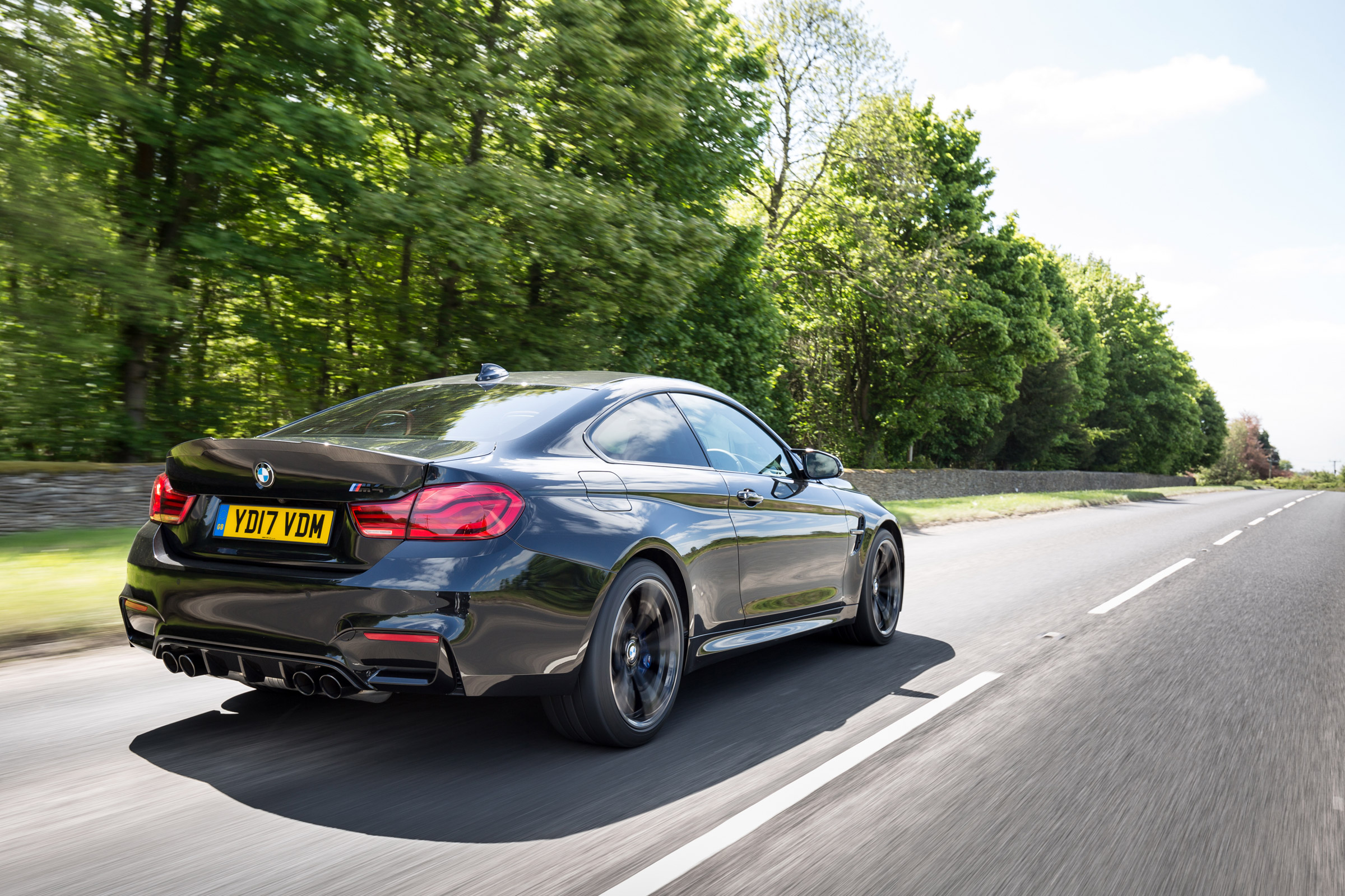 BMW M4 2017 facelift rear tracking
