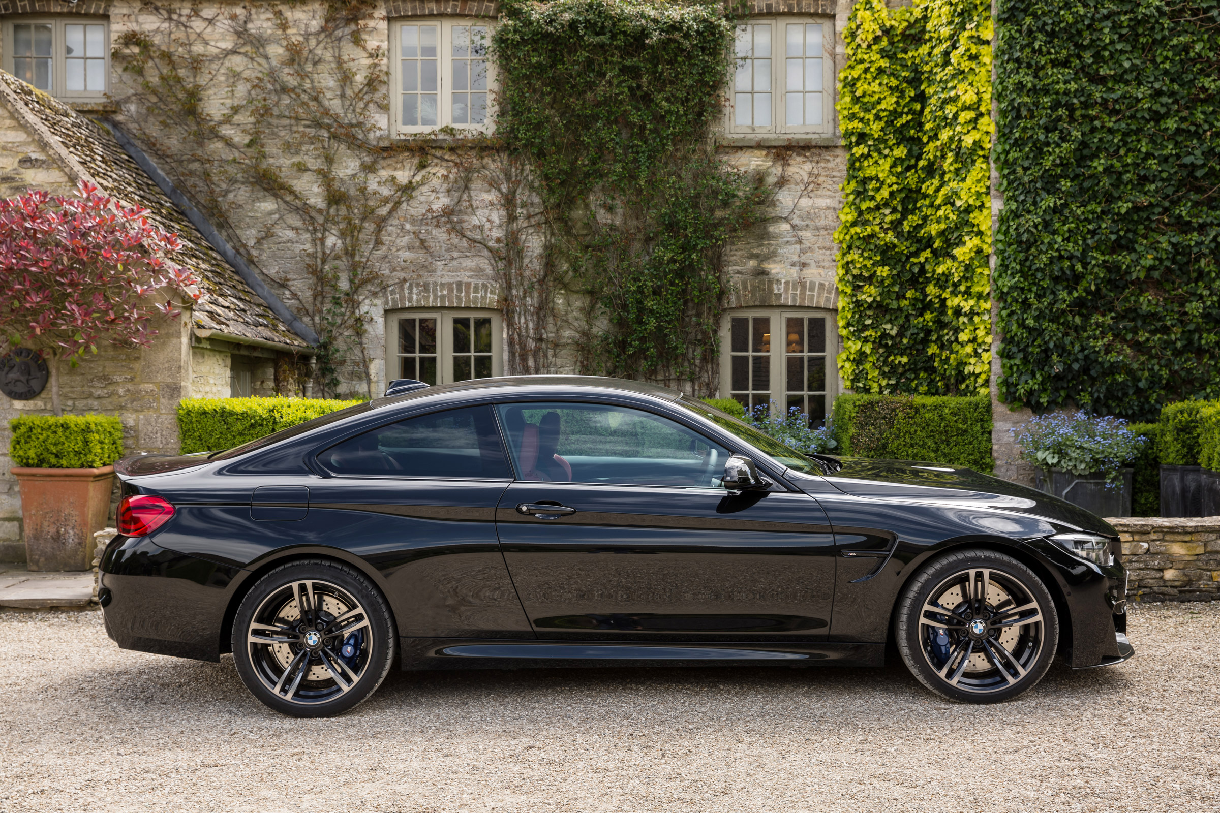 BMW M4 2017 facelift side