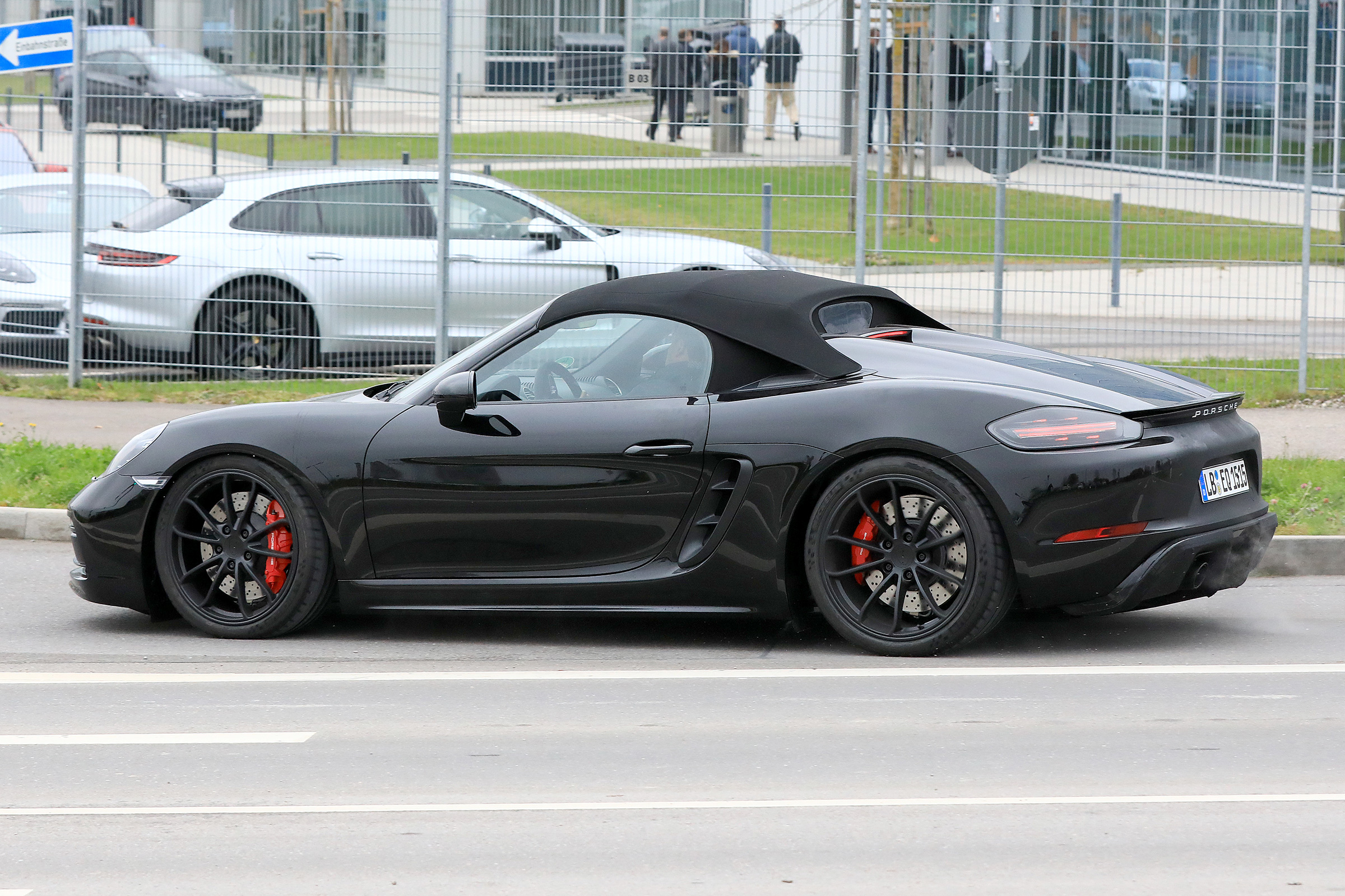 Porsche 718 Boxster Spyder - side