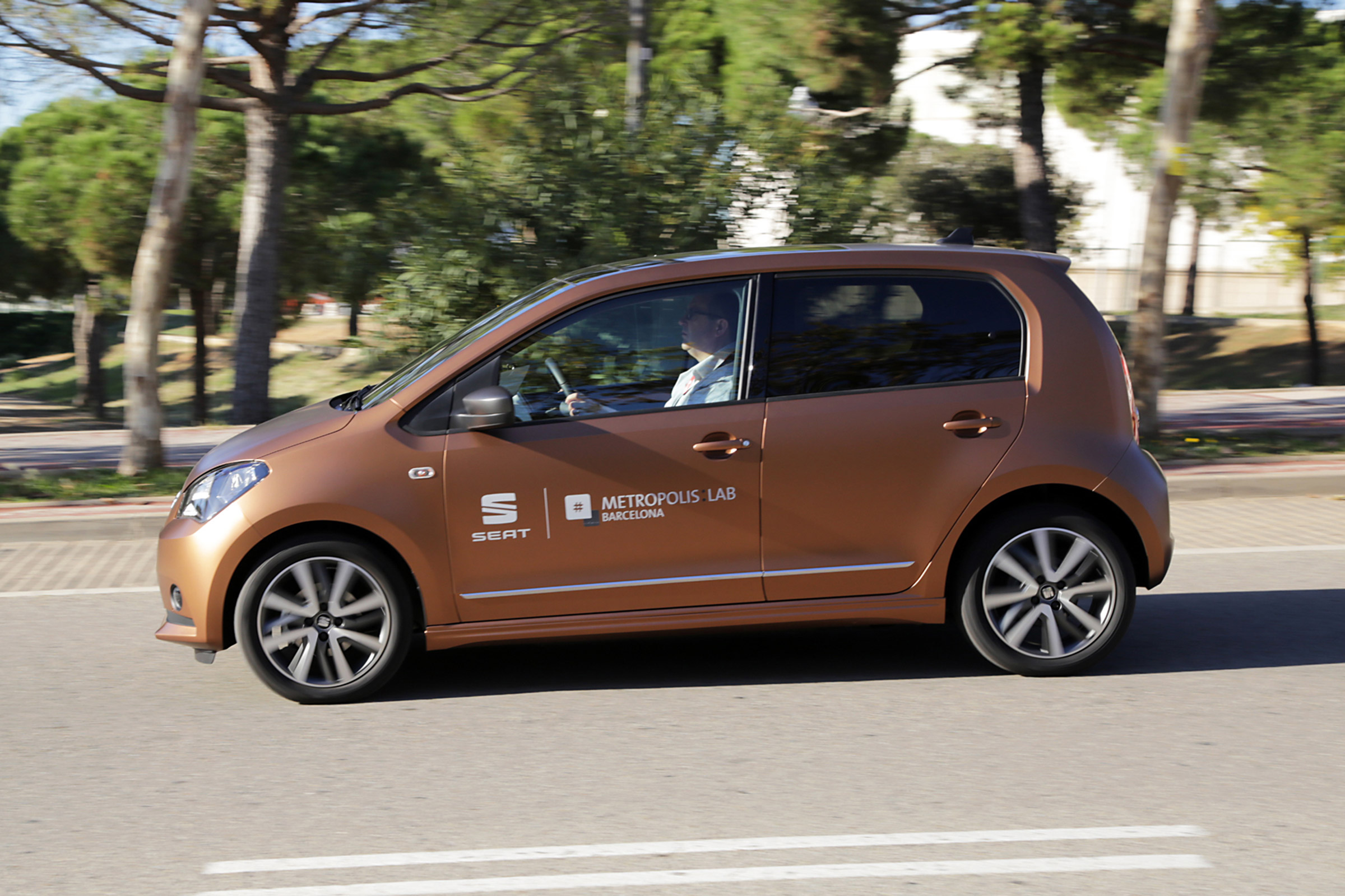 SEAT e-Mii - side