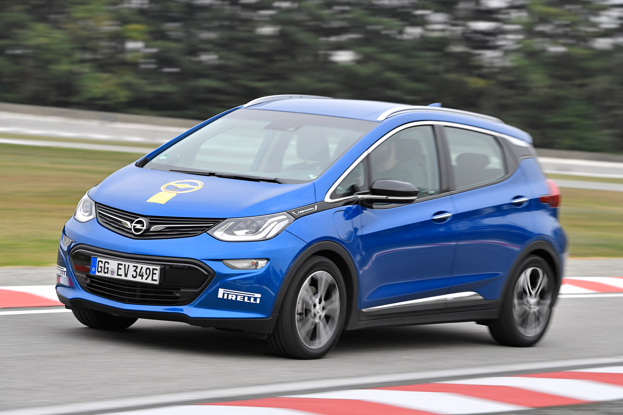 Opel Ampera E - Golden Steering Wheel 2017 front