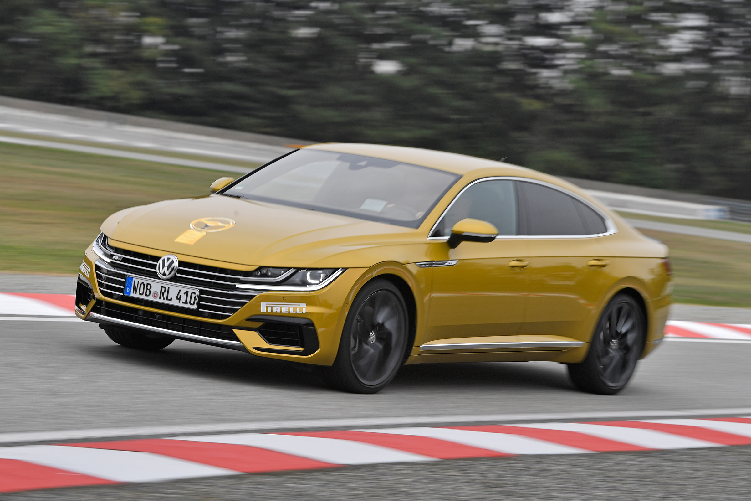 Volkswagen Arteon - Golden Steering Wheel 2017 front