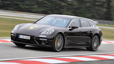 Porsche Panamera Sport Turimso - Golden Steering Wheel 2017 front