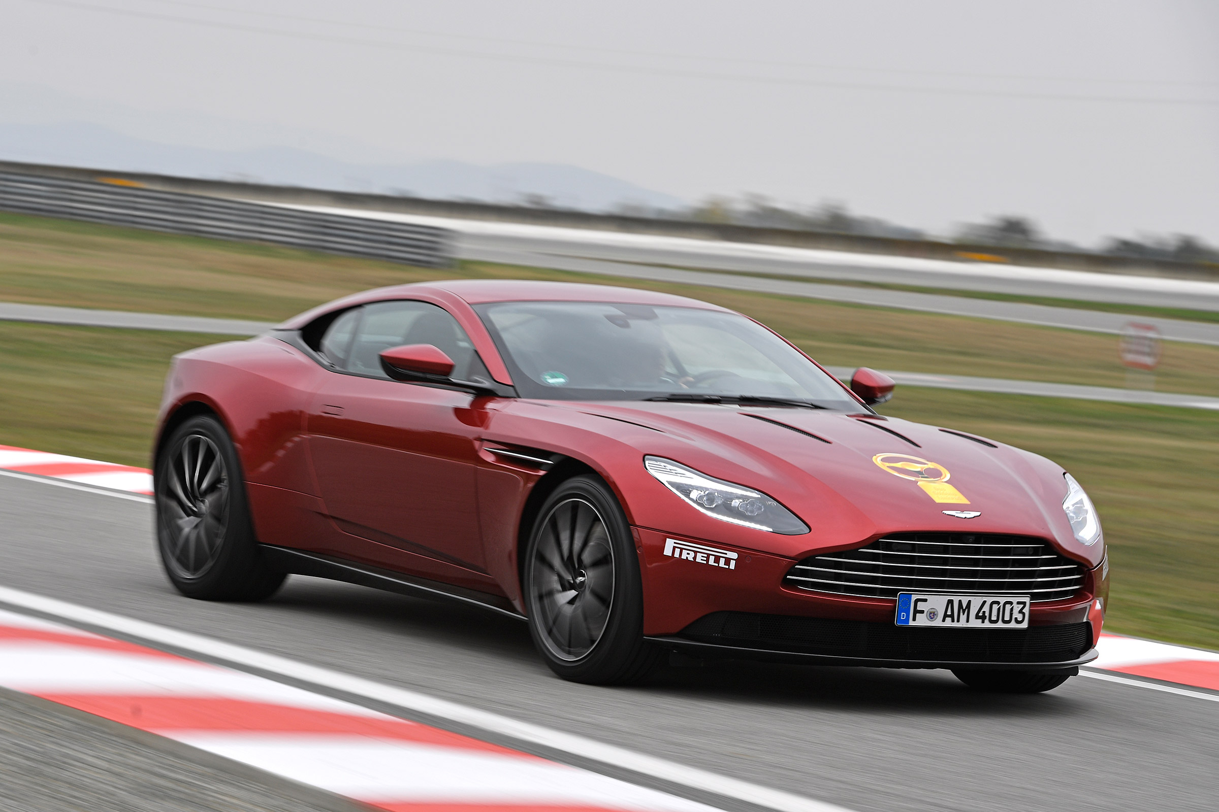 Aston Martin DB11 - Golden Steering Wheel 2017 front
