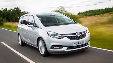 Vauxhall Zafira Tourer 2016 front tracking