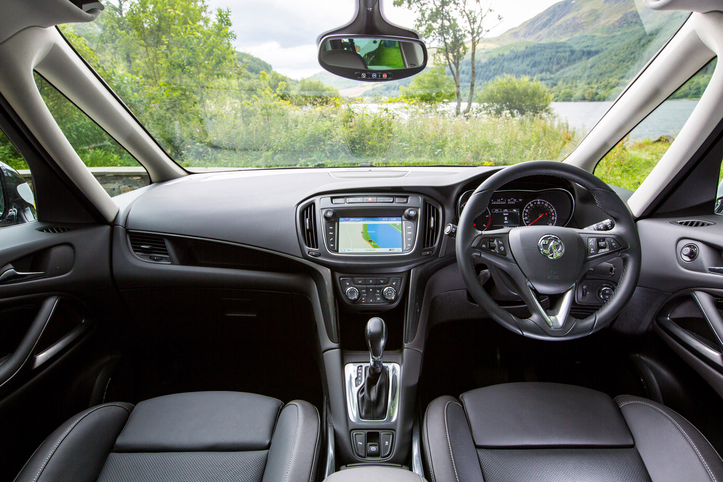 Vauxhall Zafira Tourer 2016 dash
