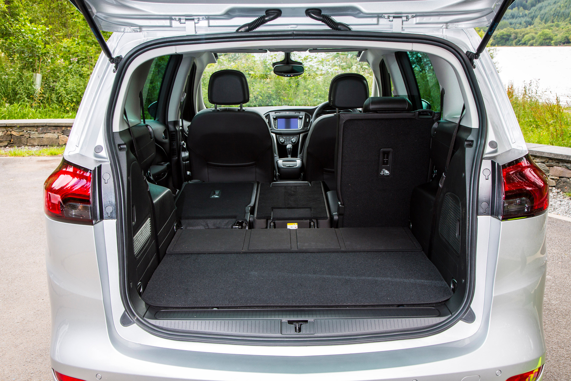 Vauxhall Zafira Tourer 2016 boot seats down